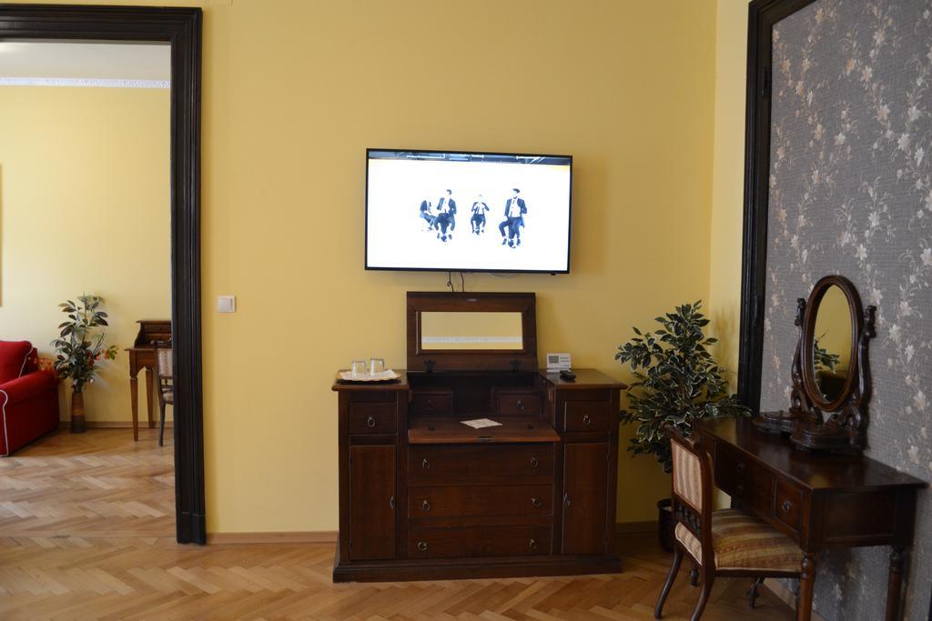 Casa Republicii Braşov Quarto foto