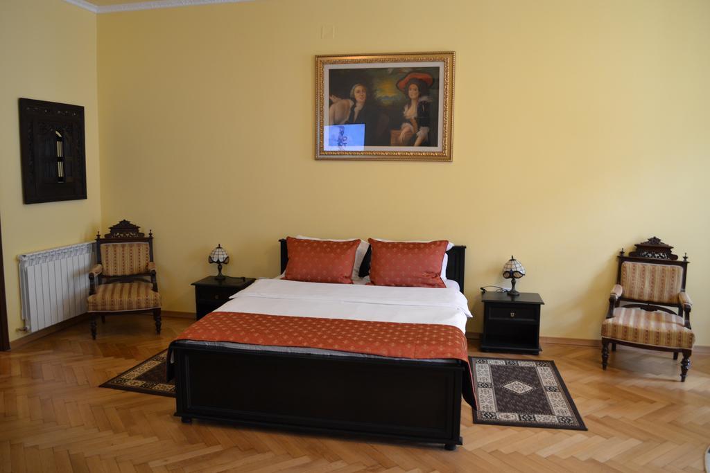 Casa Republicii Braşov Quarto foto