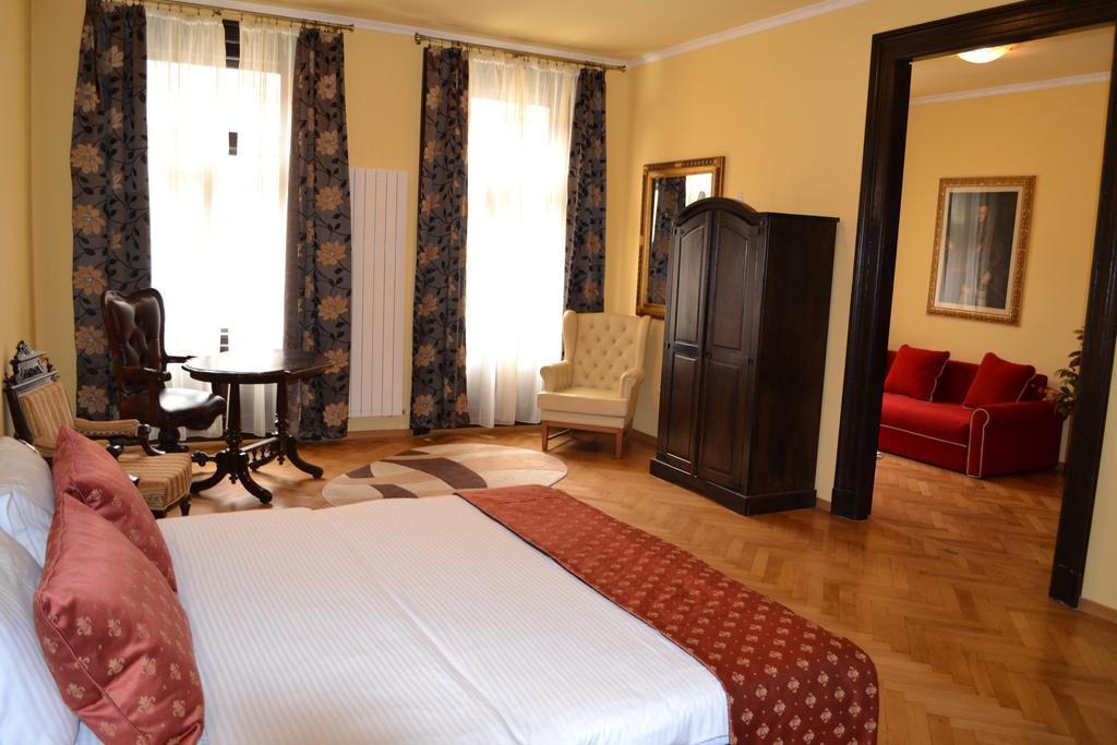 Casa Republicii Braşov Quarto foto