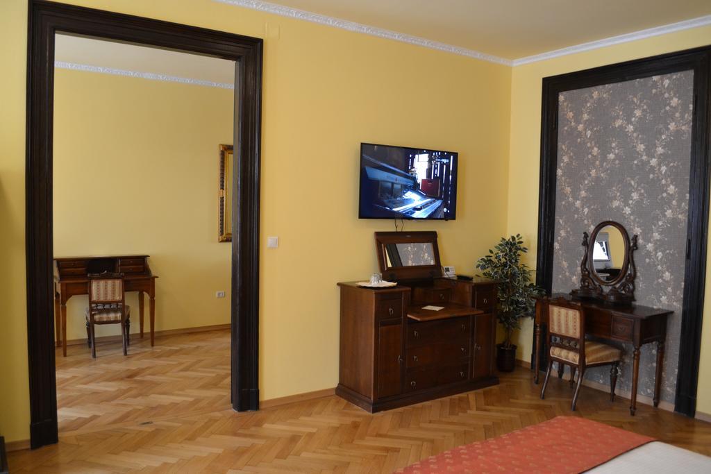 Casa Republicii Braşov Quarto foto