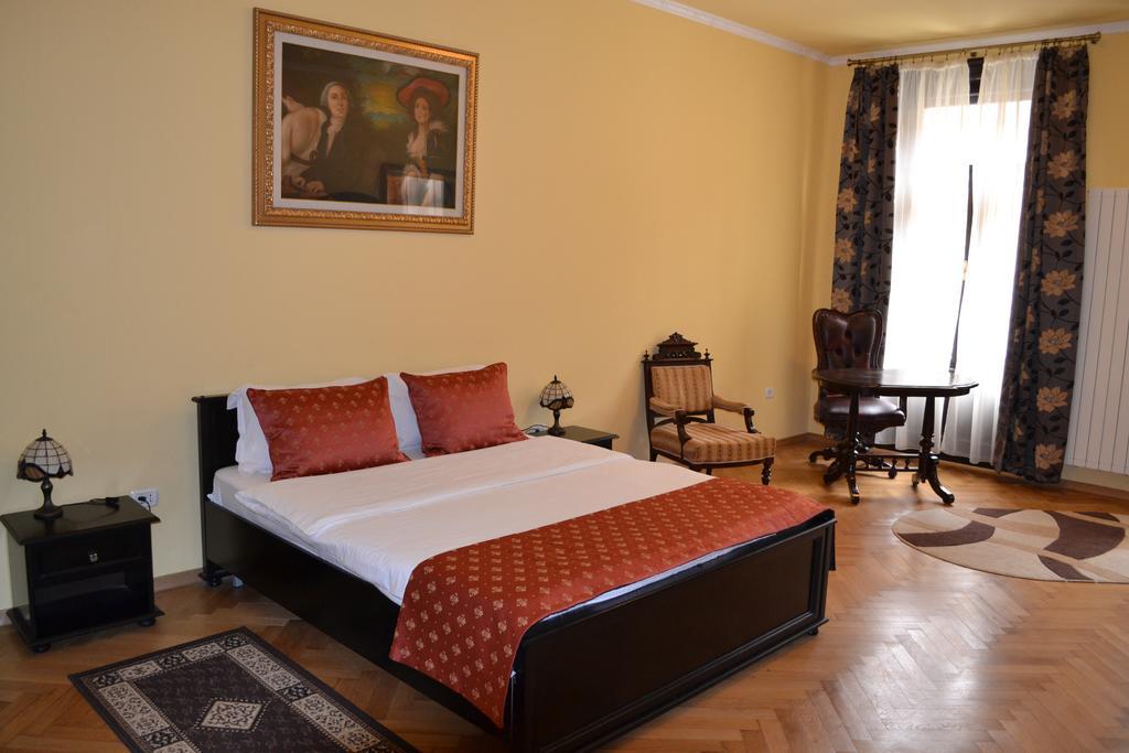 Casa Republicii Braşov Quarto foto
