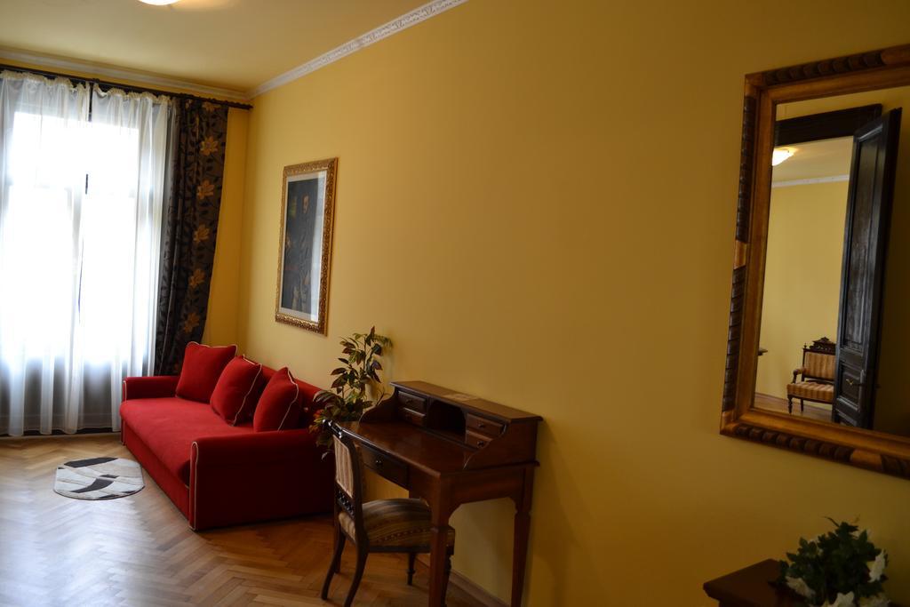 Casa Republicii Braşov Quarto foto