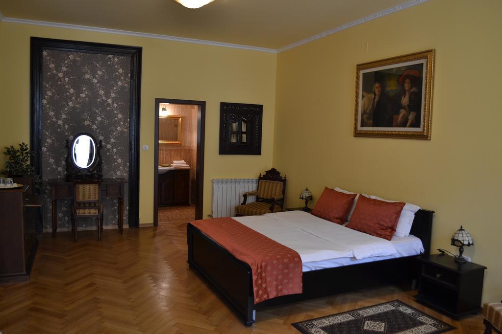 Casa Republicii Braşov Quarto foto